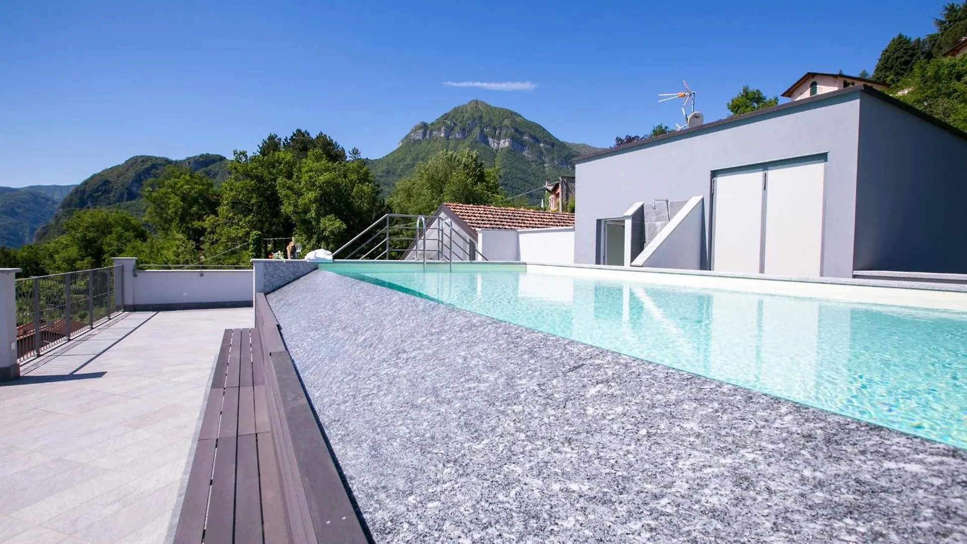 Casa Laura Apt 3 Menaggio Italy